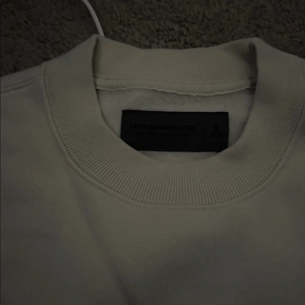 Abercrombie crew neck - Picture 2 of 2